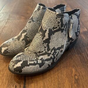 Arizona Jean Company Black and White Snake Print Ankle Boots